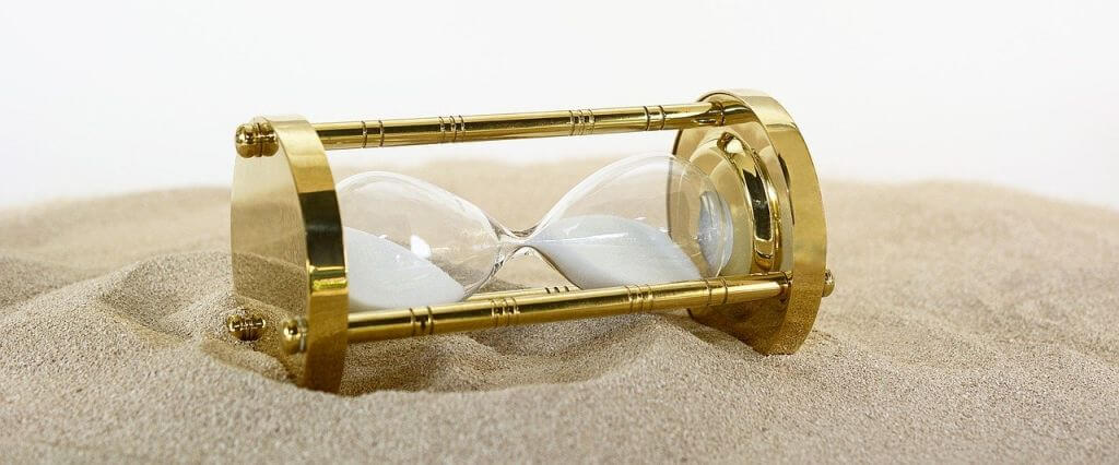 Sideways hourglass